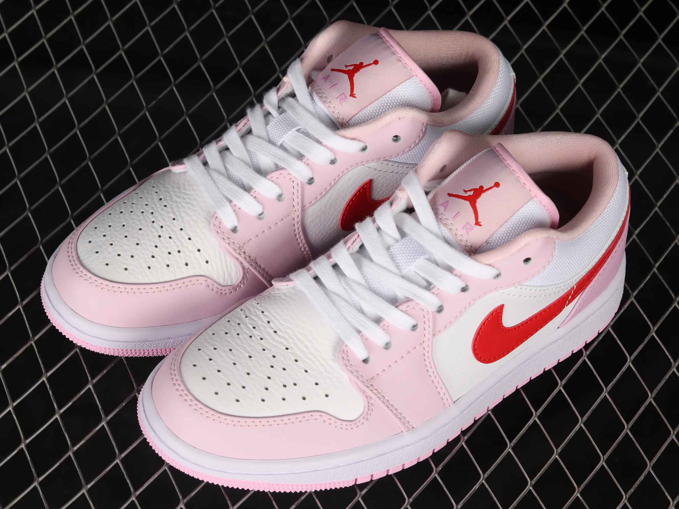 All categories Air Jordan Jordan series basketball shoes Air Jordan 1 Low Z version Air Jordan 1 Low AJ1 Joe 1 white and pink hook low-top casual sneakers DR0758-170